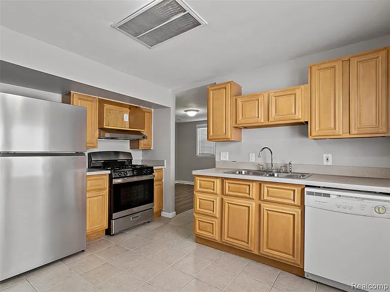 23462 Carlisle Ave — Photo 9