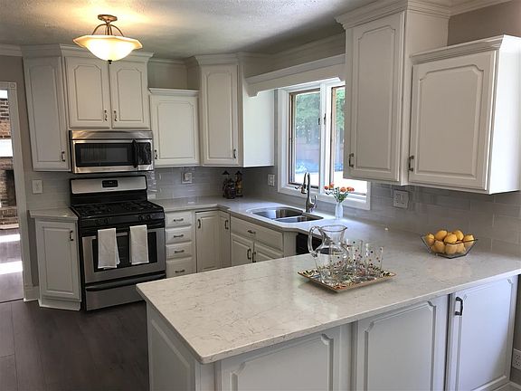 5th image of 4513 Sugar Maple Dr