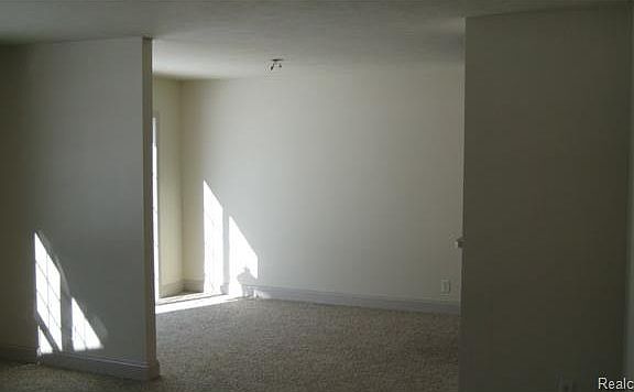 4th image of 3107 Stirling Ave