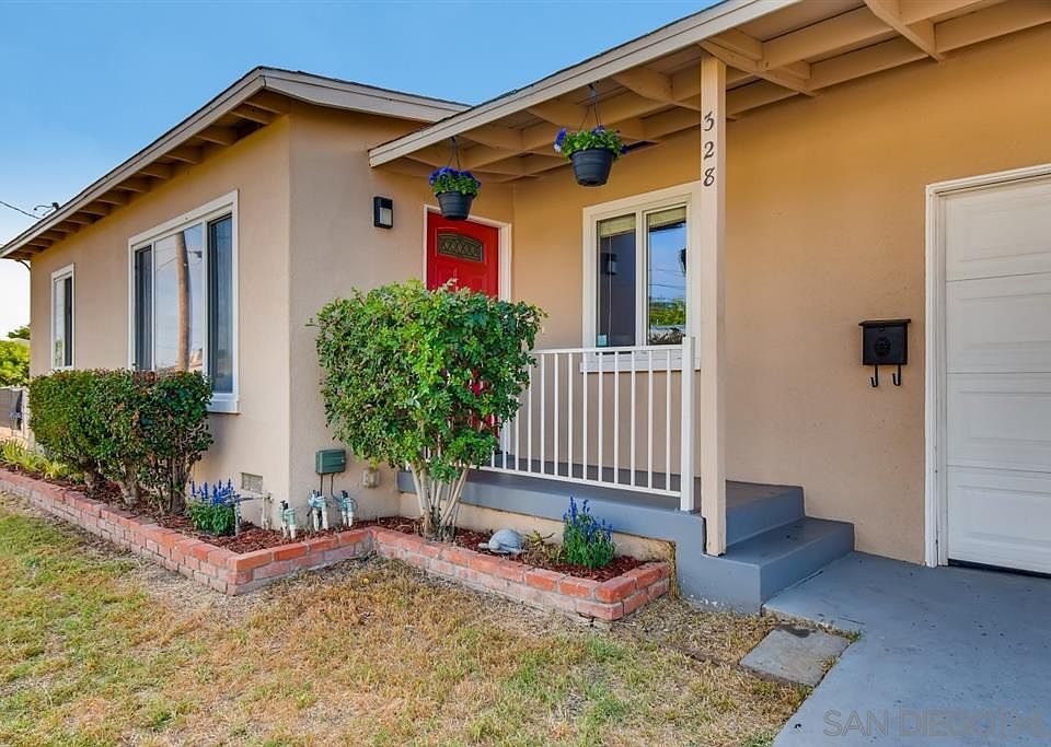 1st image of 328 Agua Vista Way