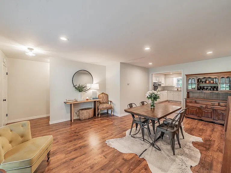 1714 Kiltartan Dr — Photo 2