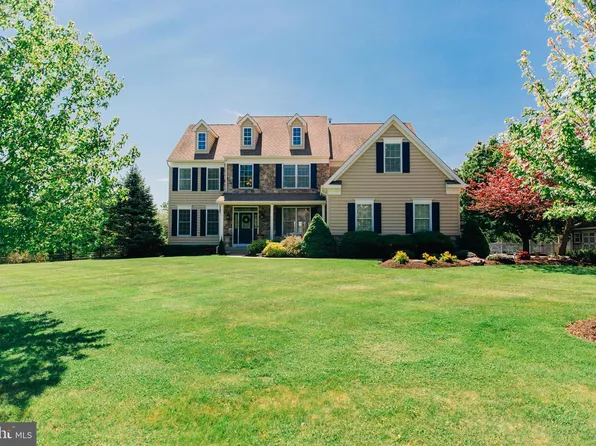 315 Tinsman Dr, Perkasie, PA 18944