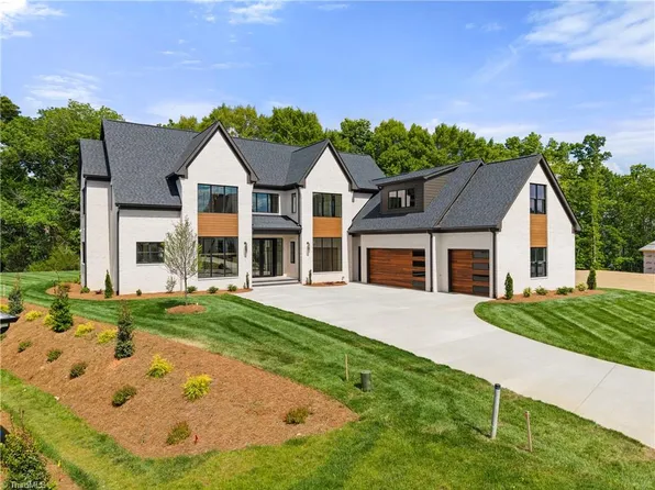 3031 Scarlet Tanager Dr, Winston Salem, NC 27106