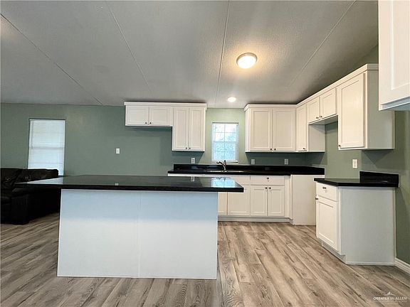 4th image of 2920 Nikkie Ln
