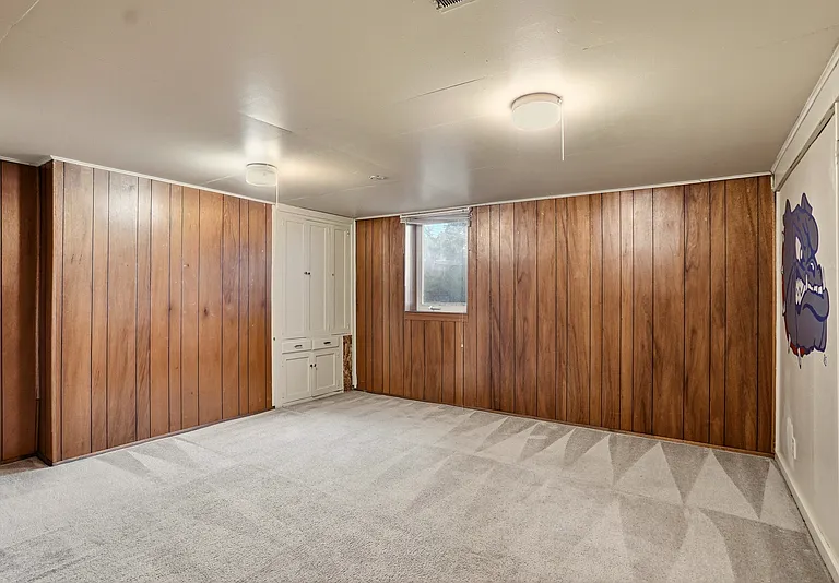 808 E Mission Ave — Photo 15