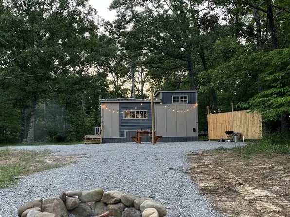 12637 Park Rd, Pikeville, TN 37367