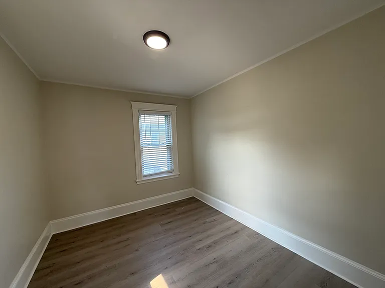 48 Oxford Ave #2 — Photo 11