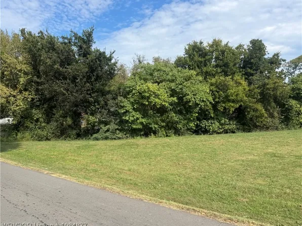 203 S Saddler St, Poteau, OK 74953