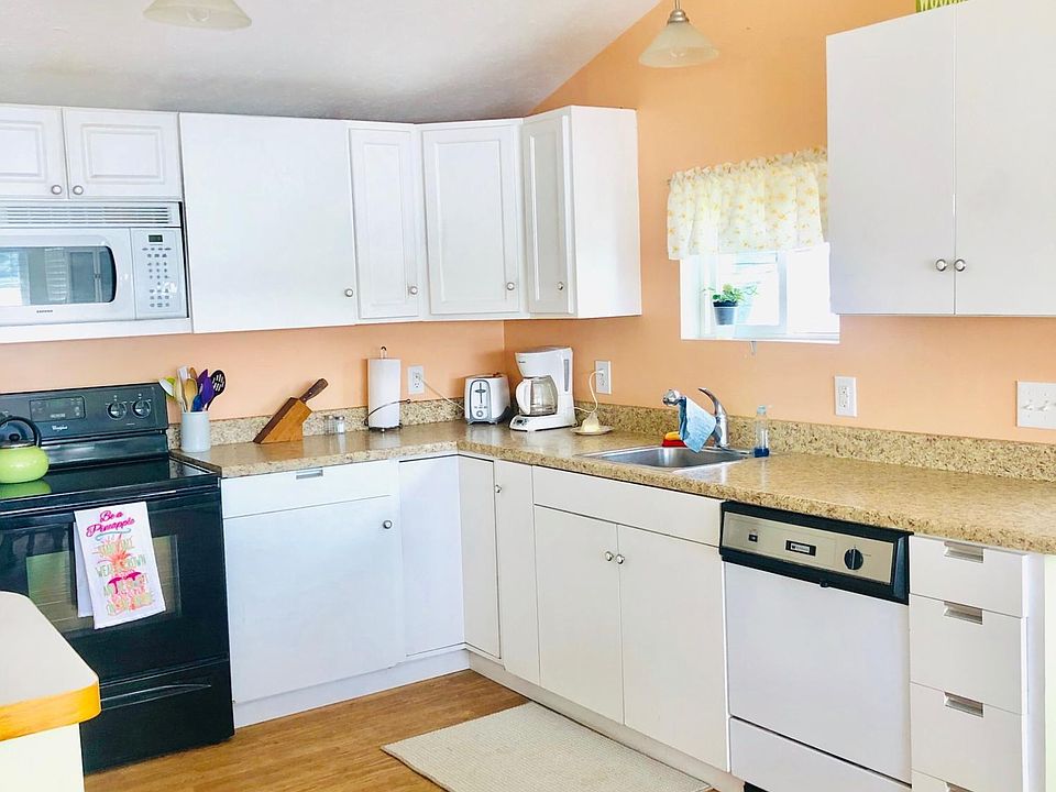 9027 Pucker St, Berrien Center, MI 49102 Zillow