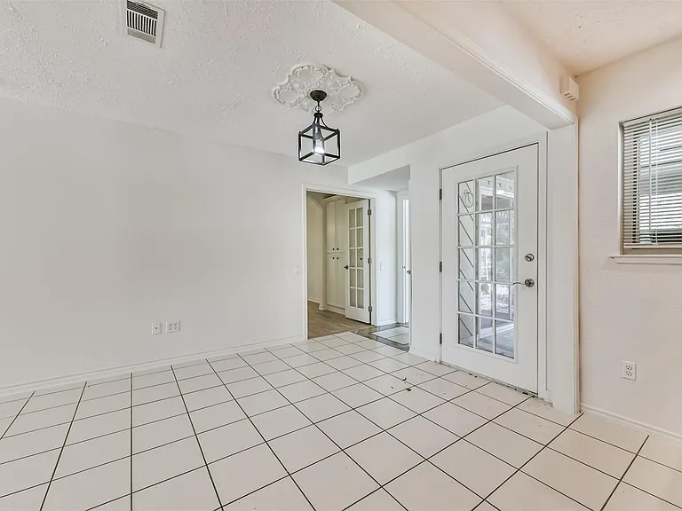 807 Stadium Cir — Photo 13
