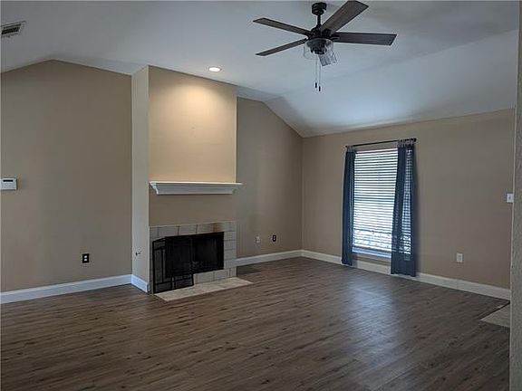 4th image of 2313 Virginian Colony Ave