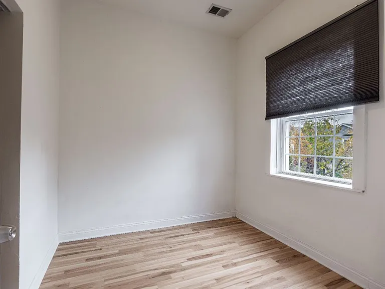 2554 W Cortland St #2 — Photo 10
