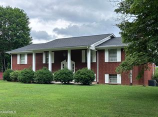 208 Ridge Rd, Maryville, TN 37803