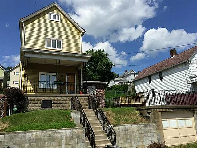 734 9th St photo 1