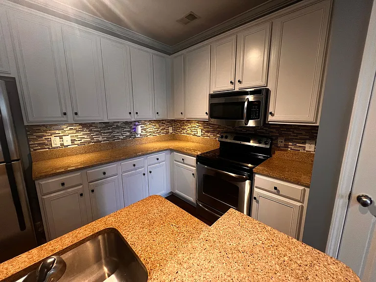 3512 Alexandria Ave — Photo 7