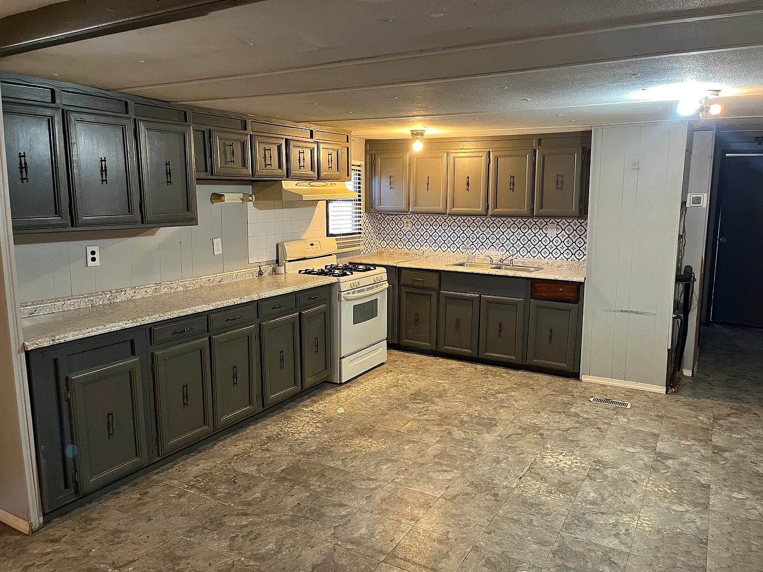 4 bed, 1500 sqft, $1,200 — Photo 3