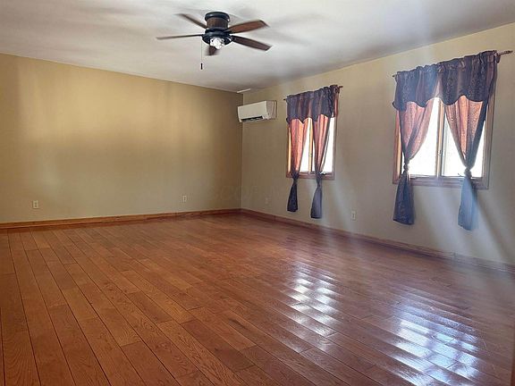 5th image of 3860 Pert Hill Rd