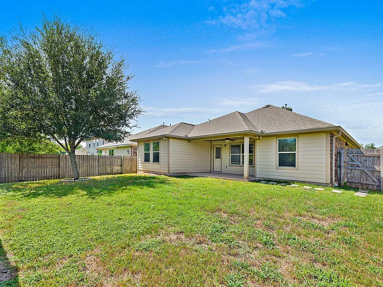 1525 Tranquility Ln — Photo 3
