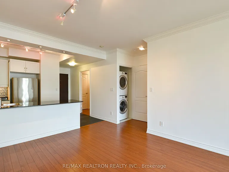 28 William Carson Cres #804 — Photo 13