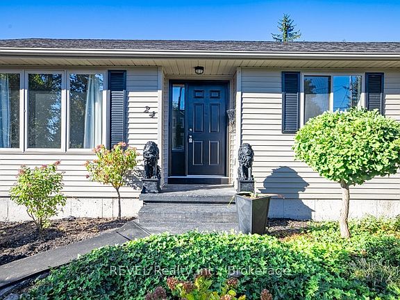 4th image of 24 Adelaide St