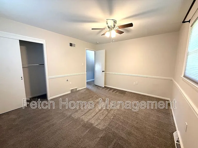 417 Surrey Dr — Photo 23