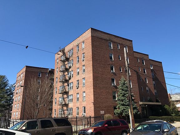 3rd image of 615 Warburton Ave APT 2L