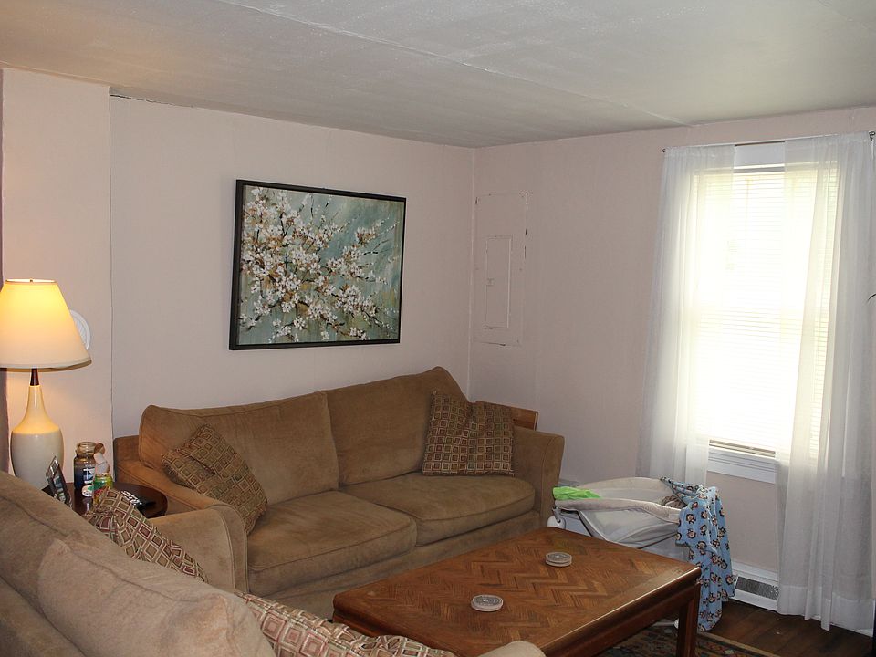 1st image of 410 S Cedar Ave