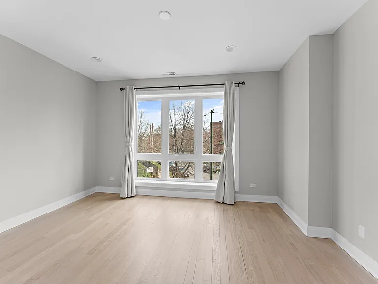 7428.5 N Rogers Ave #2E — Photo 6