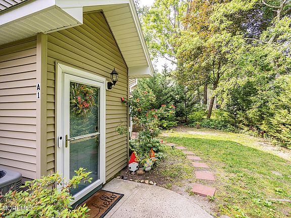 5th image of 28 Melrose Drive #1A