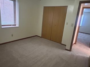 1212B W Jefferson St #B, Springfield, IL 62702