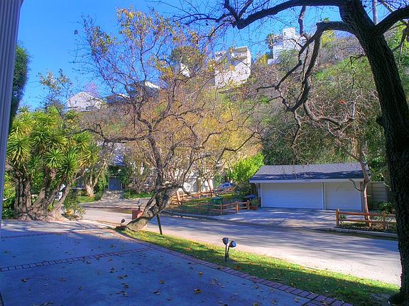 2nd image of 3805 Benedict Canyon Ln