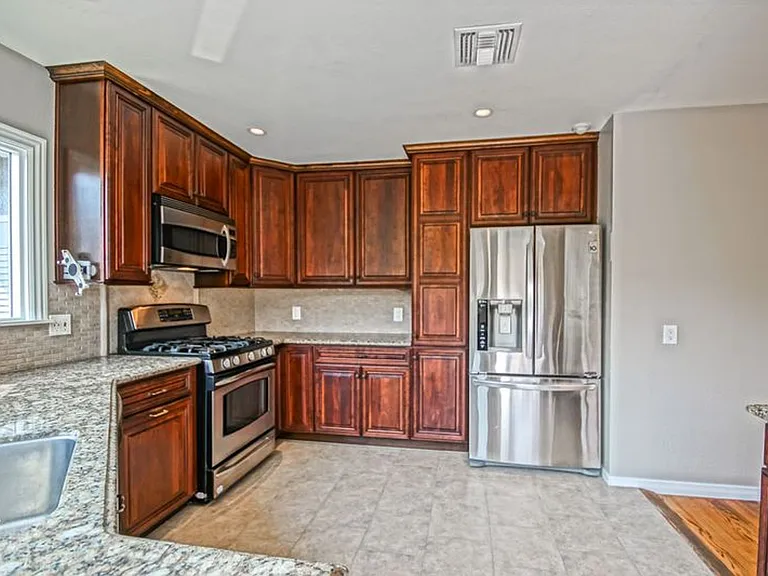 2404 Sebald Ave — Photo 13