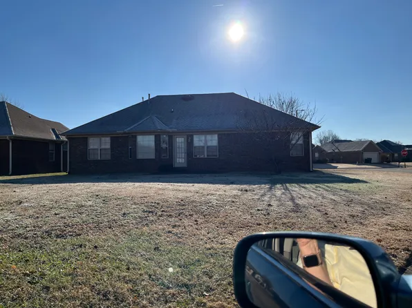 106 Stone Springs Cir, Jackson, TN 38305
