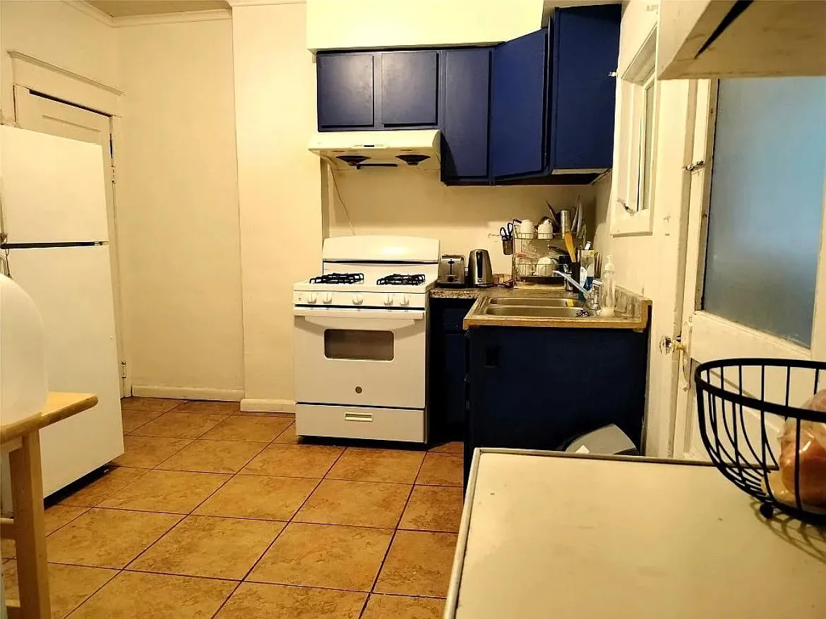 3 bed, 1.5 bath, 1500 sqft, $570 — Photo 4