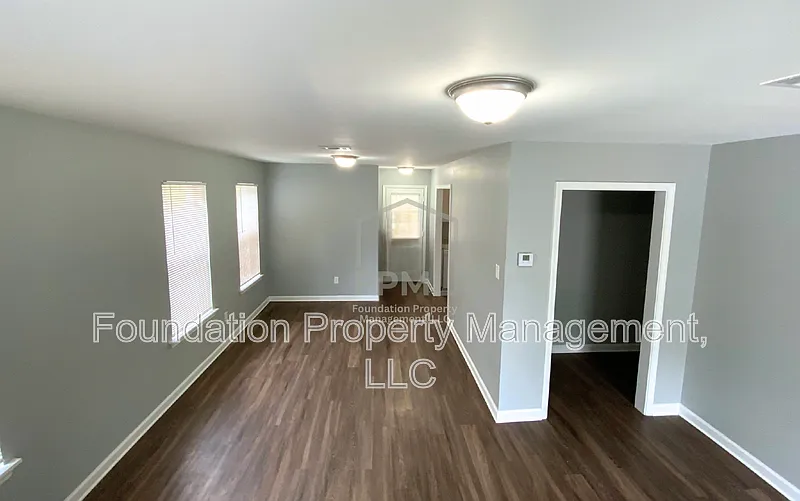 3 bed, 2.0 bath, 1288 sqft, $1,100 — Photo 3