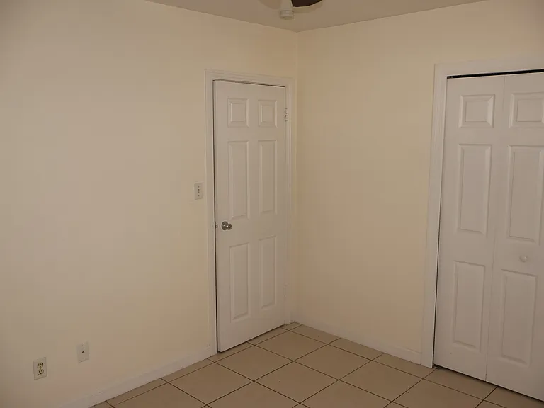 2411 W Lemon St #B — Photo 13