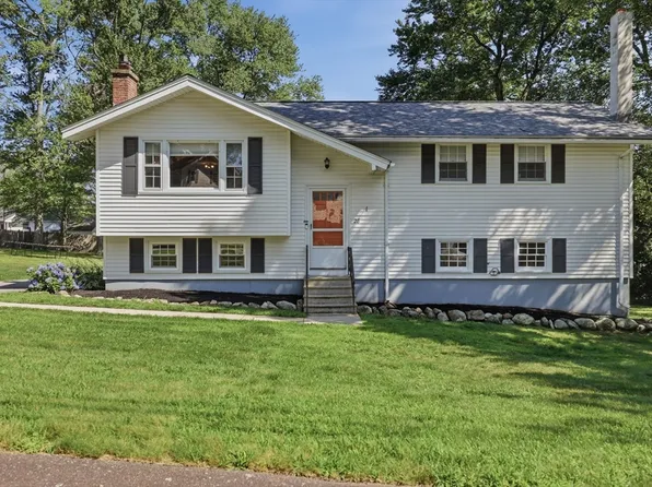 28 Trinity Dr, Milford, MA 01757