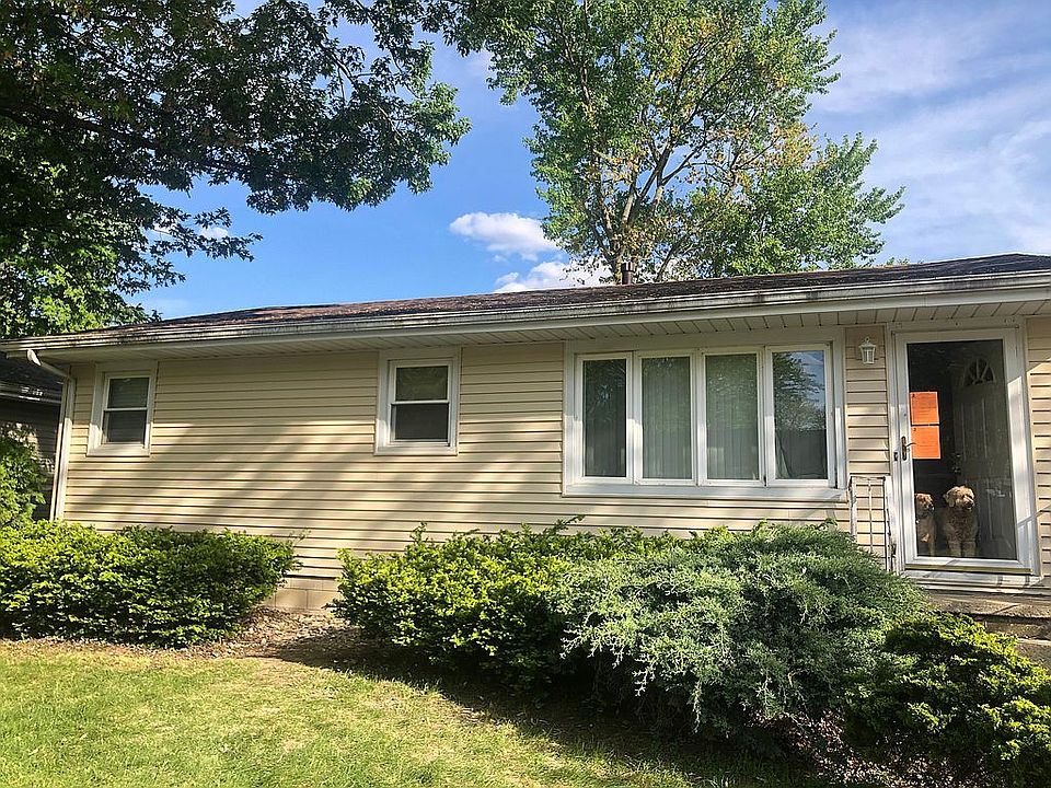 1st image of 596 W Drummond Dr