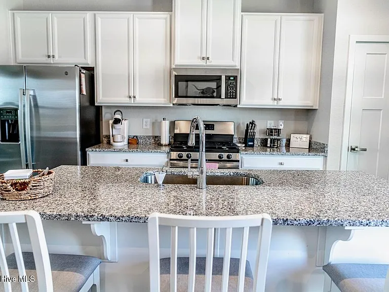 409 Fost Blvd — Photo 13