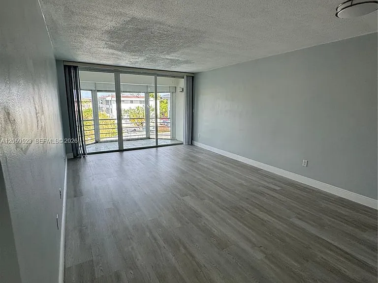 1398 NE 191st St #C305 — Photo 6