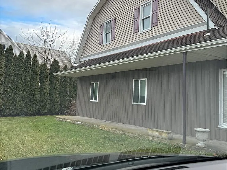 6935 Weaversville Rd E — Photo 1