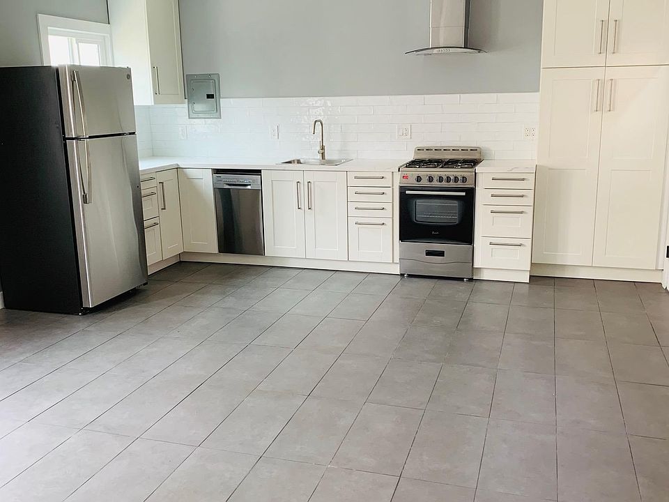 1st image of 2122 20th St #B