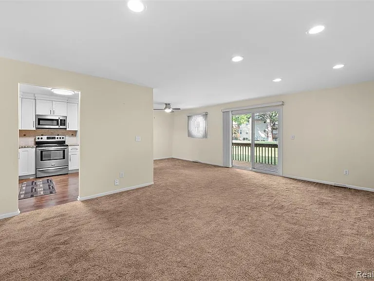 4911 Oak Hill Dr #3 — Photo 10