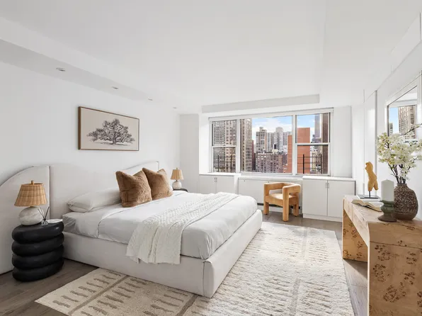 340 East 64th Street image 10 of 23