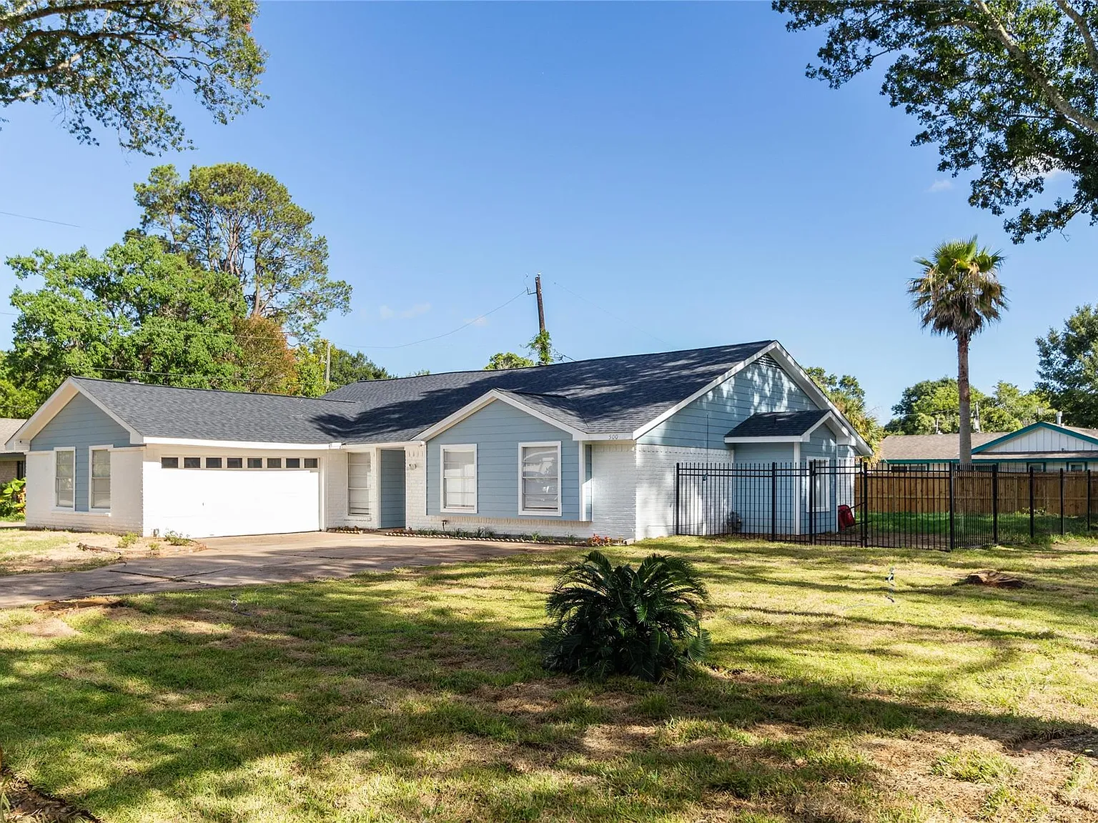3 bed, 2.0 bath, 2287 sqft, $2,800 — Photo 4