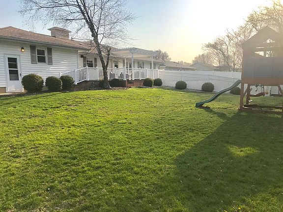 3rd image of 501 E Mefford Dr