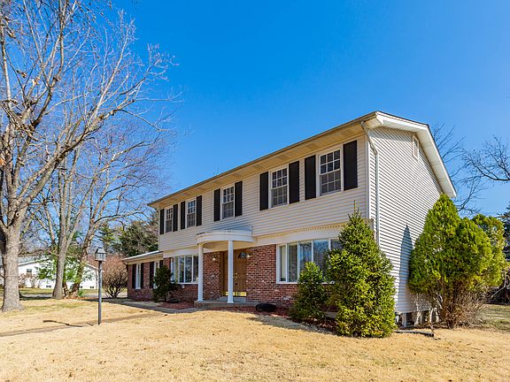 2nd image of 1968 Seven Pines Dr
