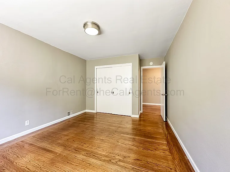 7019 Outlook Ave — Photo 8