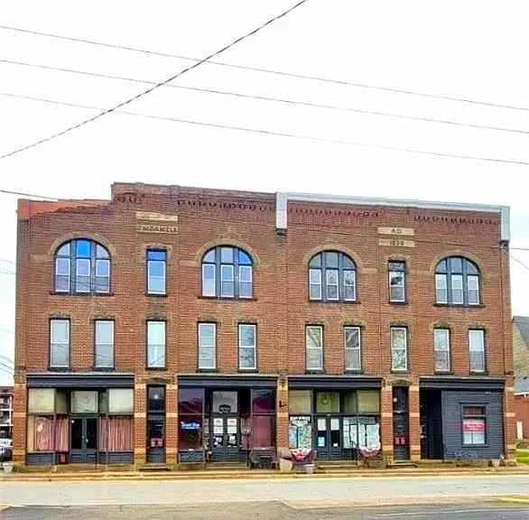 212 1/2 Main St — Photo 2