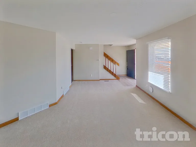 1040 Catherwood Dr — Photo 2
